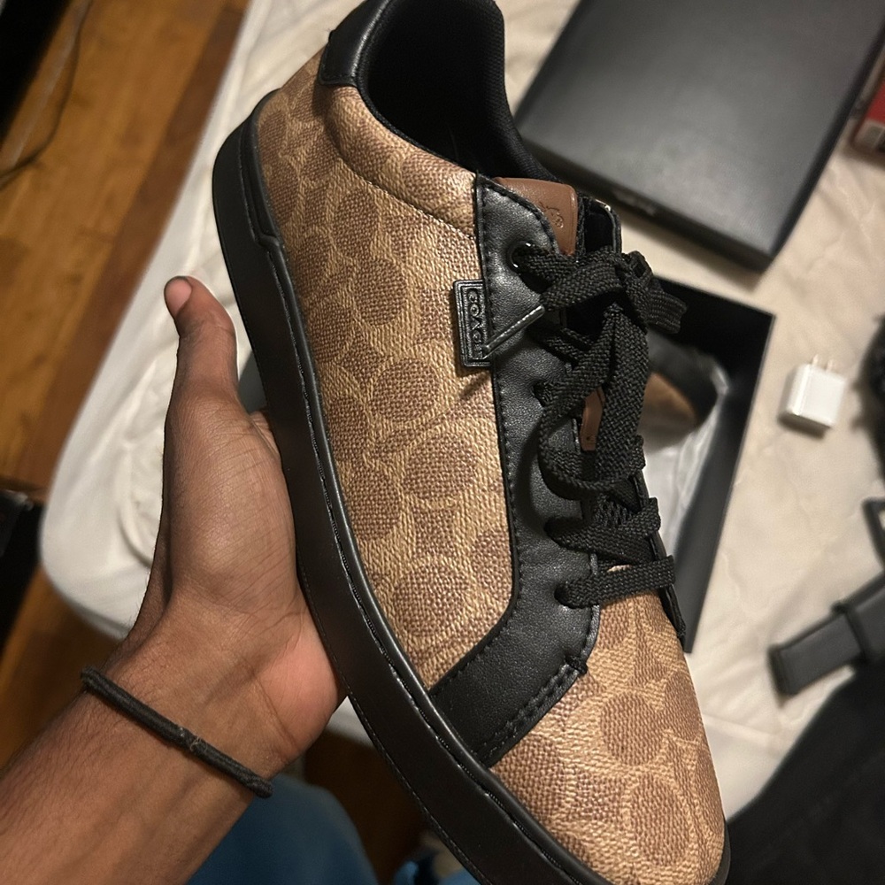 Men’s coach shoes - Picture 4 of 4